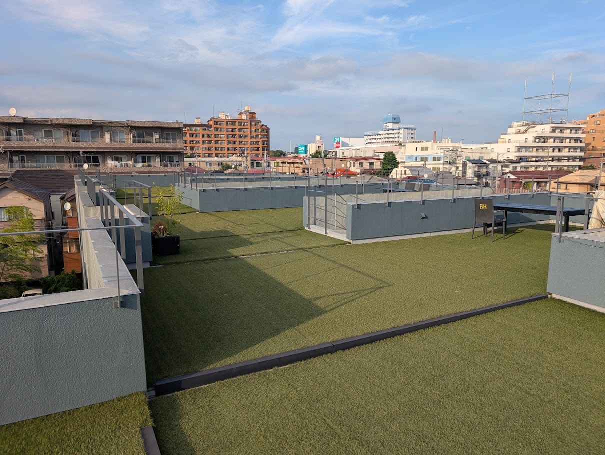 Rooftop terrace alternative angle with city view